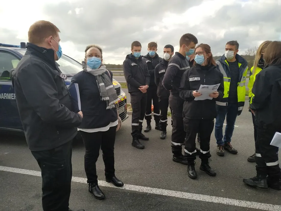 Sous-préfète Anny Piétri controles lycéens Pouancé_16 03 21_CJ